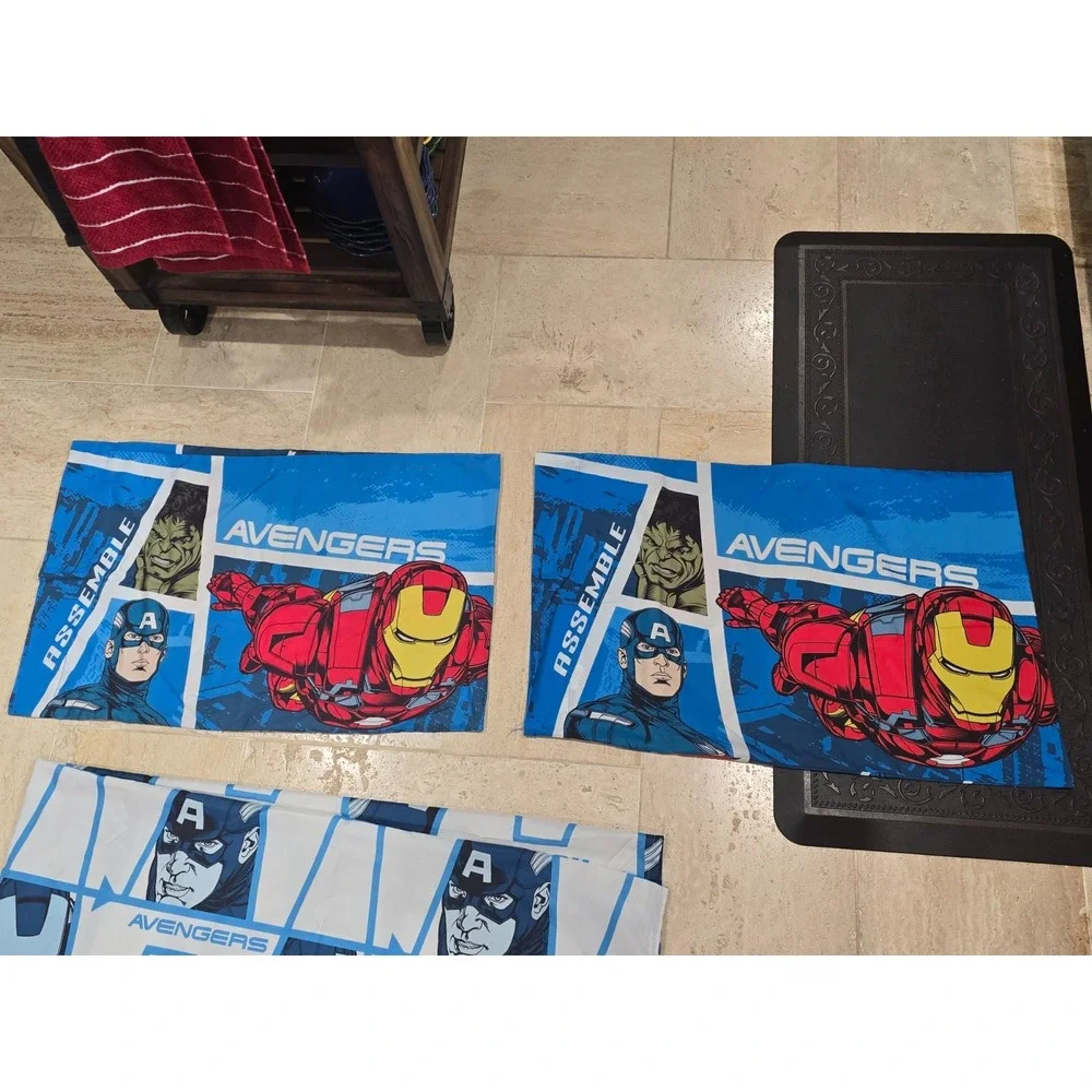 Set of 3 Marvel AVENGERS ASSEMBLE Pillowcases Full Flat Sheet  Iron man Hulk Cap